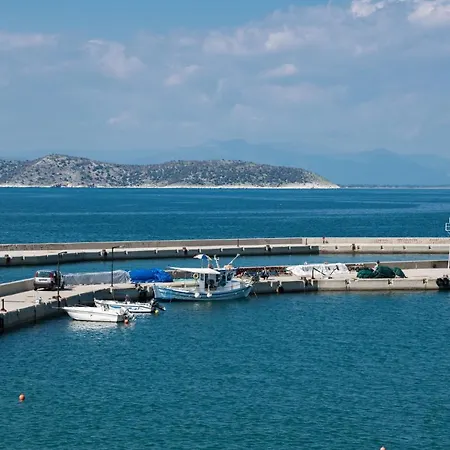 Argyri's Sea View Apartment