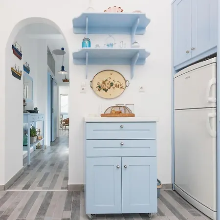 Argyri's Sea View Apartment *